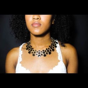 Collar necklace